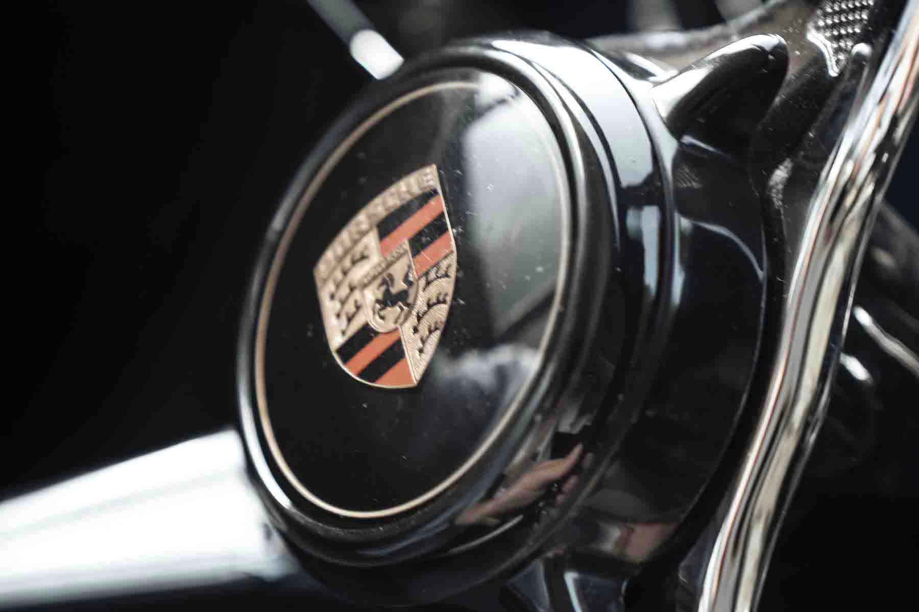 Porsche Steuerrad Close-Up